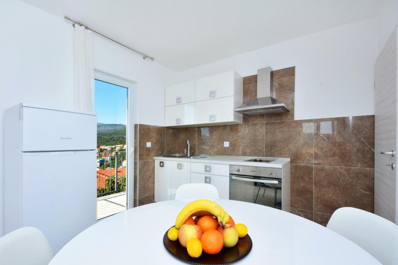 Apartment Reljic Seget Vranjica Exterior foto