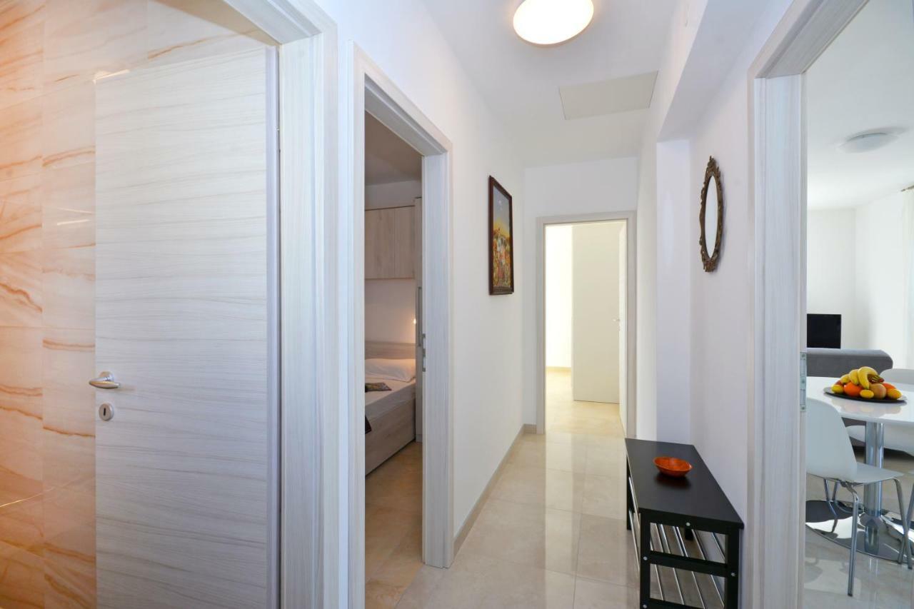 Apartment Reljic Seget Vranjica Exterior foto