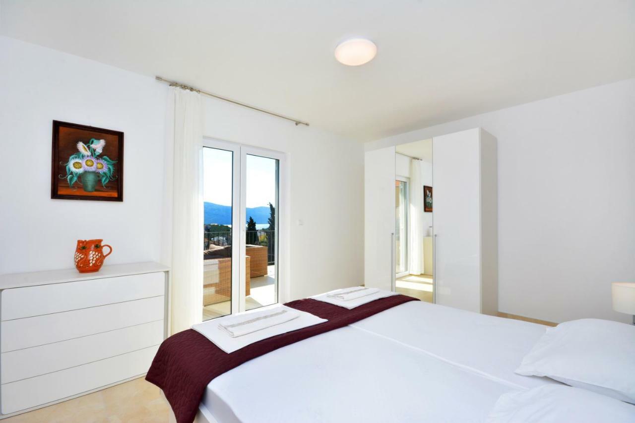 Apartment Reljic Seget Vranjica Exterior foto