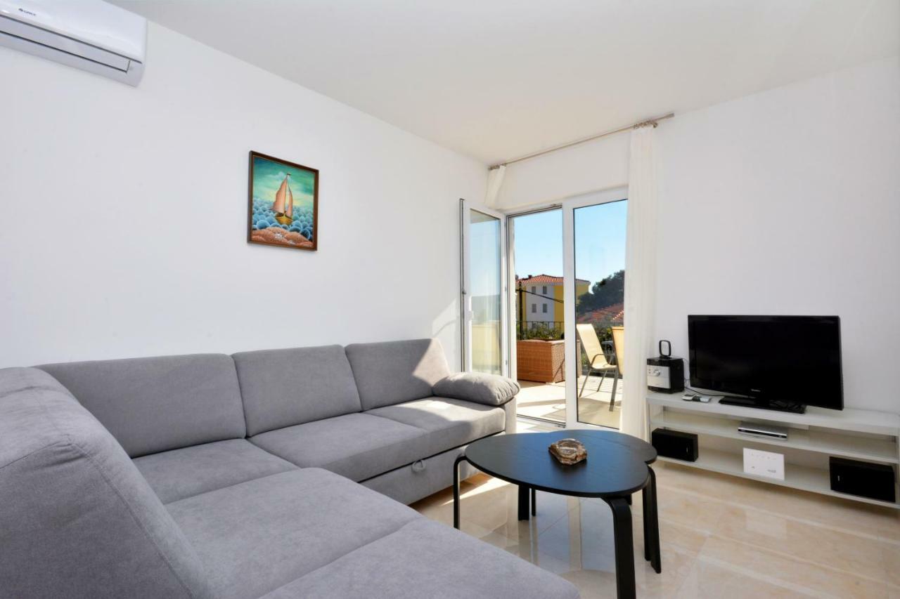 Apartment Reljic Seget Vranjica Exterior foto